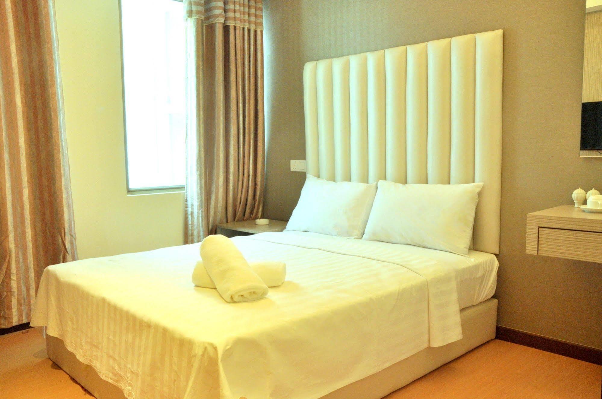 Ease Hotel Kota Kinabalu Exterior foto